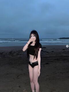 TWAV1049- CK妹子 身材白皙 嘎嘎可愛的