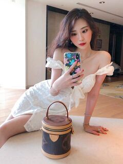 TWAV1080- 超巨乳頂級網紅 大顆UU各種晃奶 超愛3P的小性奴
