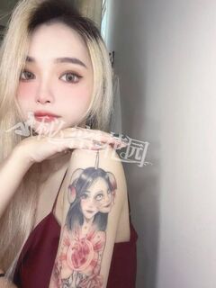 TWAV1100- 甜美美甲師準備全套裝備幫資助出國的金主服務