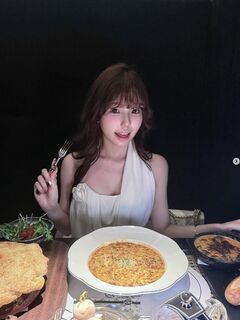 TWAV1183- 超級M女業務 開發開到床上去 直接被挖到噴水水