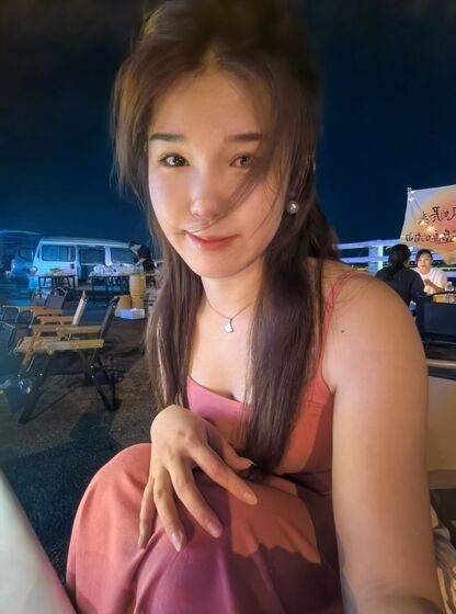 FREE003- 高颜值极品女神和男友性自拍趴在镜子前看着自己被后入 photo
