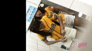TWAV0005- 啦啦隊 山君 如廁遭偷拍