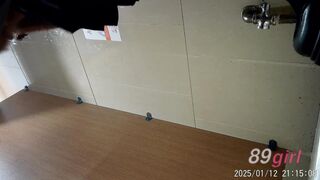 TWAV0101- 高顏值酒店妹在廁所被偷拍