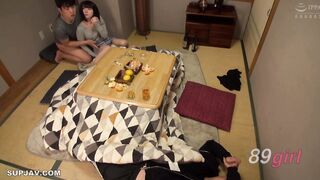 [無碼破解]SCOP-492 我在被爐下捉弄了我哥哥的妻子！她雖然我哥哥就在附近，但還是溼了，而且很興奮，所以我了她！！