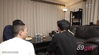 [無碼破解]SW-854 年輕的妻子們擁有豐滿的臀部和清晰可見的內褲痕跡，她們炫耀著自己的大屁股，試圖勾引你！如果你偷偷地看，她們會張開大屁股讓你舔她們的肛門，變成蕩婦，在性交時瘋狂地高潮，肛門大開！