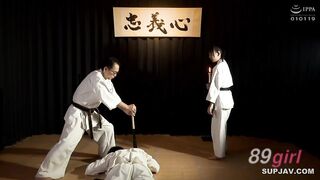 [無碼破解]SVDVD-880 空手道三段，全國冠軍！畢業僅3小時後就參加了一場處女膜穿透死亡競賽！