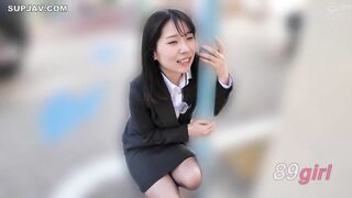 [無碼破解]SKMJ-798 業餘美女們帶著遙控振動器散步——黑色絲襪售貨員特輯——“我再也忍不住了……”穿著黑色絲襪、擁有美腿的OL們在人群中顫抖著達到高潮！她們第一次感到羞辱的經歷意外地開啟了她們的性慾開關！在車裡大膽地自慰！最後，她們在店裡盡情享受……