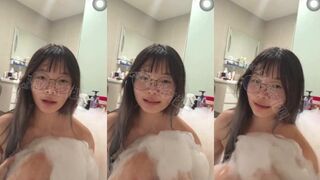 TWAV1178- 知名TK富家女洗泡泡浴誘惑60歲大叔
