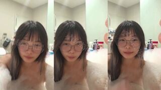 TWAV1178- 知名TK富家女洗泡泡浴誘惑60歲大叔