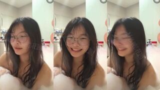 TWAV1178- 知名TK富家女洗泡泡浴誘惑60歲大叔