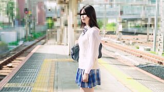 10musume 天然素人 102126_01 在電車上對制服少女惡作劇——瀨戶香奈子