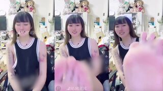 TWAV0798- 嘻哈風重機網美直播走光送福利