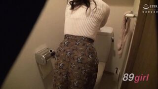 C-2530 11 妻子在的丈夫身邊被人誘惑。
