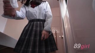 OFTR-015 一群極其變態的男孩女孩放學後舉辦了一場自慰展示會。當他們互相展示自慰時，每個人都興奮起來，隨後爆發了一場大規模的群交，並伴有體內射精！