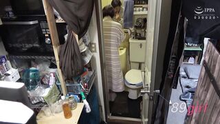 C-2537 我自然而然地對住在我房間裡的妻子的一位女性朋友“Mitsue（化名），52歲”展開了追求。