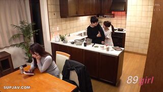 [無碼破解]HODV-21738 如果她發現了，那就太危險了！！她根本不在乎附近有沒有人！！一個隨時隨地都會出手的飢渴女孩——一次麻煩卻又令人愉悅的綠帽體驗和初次經歷。