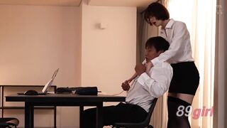 REAL-786 一個充滿感官刺激的場景：月野露娜一邊輕聲細語，一邊獻上一個充滿誘惑的吻。
