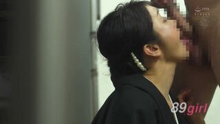 ROE-546 看著女兒幸福的笑容綻放……一位母親在婚禮招待會上被女婿強。