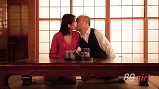 JUR-107 美麗的內衣，已婚保險推銷員花葉優希，她的報酬卻沾滿了唾液和精液。