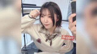 FC2PPV 4979299 夢想是當小學老師。擁有天使般笑容與白皙巨乳的治癒系美女，對兩位大叔進行身體力行的性指導影像。