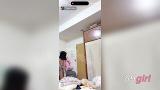 TWAV0975- 抖音短髮小網美睡衣直播粉絲福利走光秀