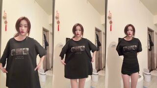 TWAV0983- 抖音公主 直播換衣服 全裸入鏡 body看光光