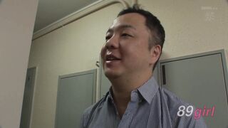 MEYD-082 年輕妻子吉浦美里透過暴露癖訓練勾引鄰居。